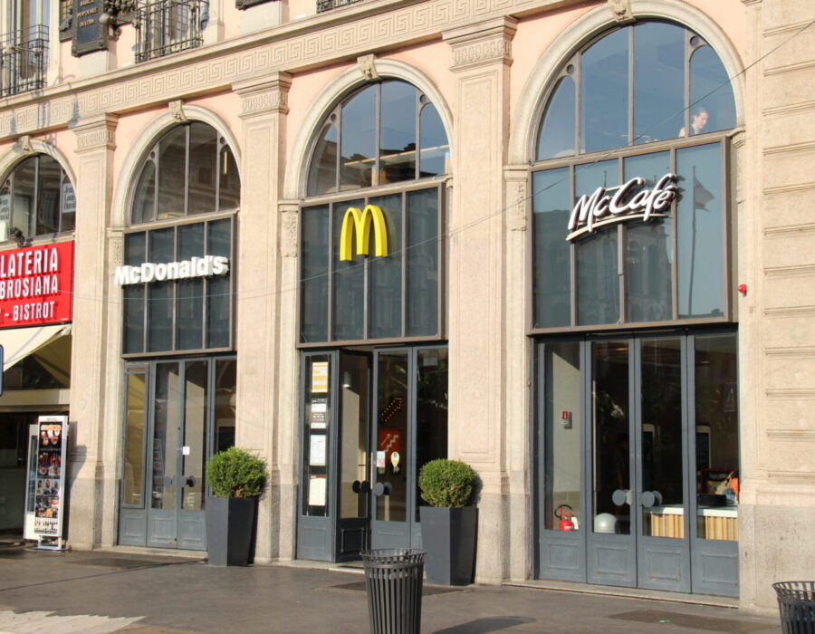 pellicole selettive anti uv mcdonalds piazza duomo milano
