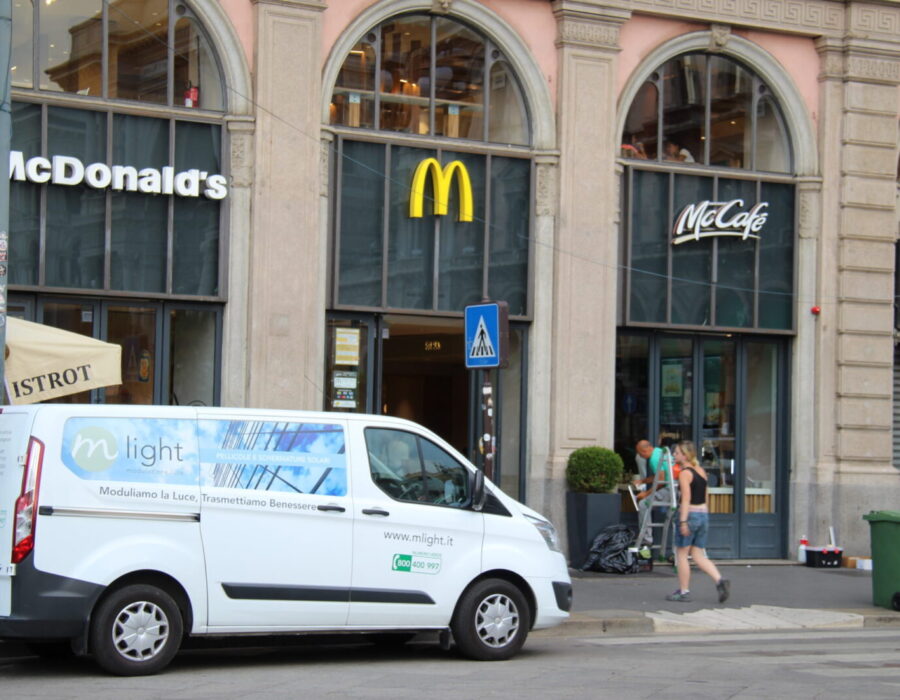 pellicole selettive anti uv mcdonalds piazza duomo milano