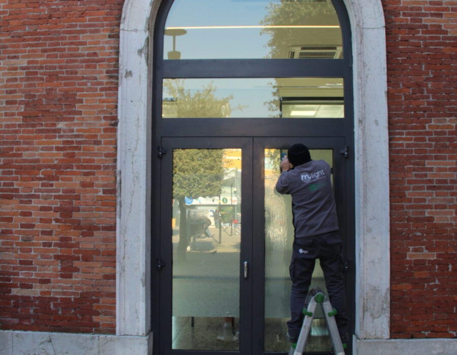 pellicole decorative satinate sala freccia stazione